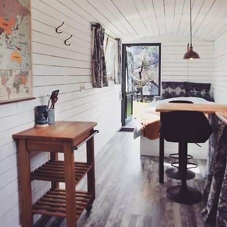 Ferienwohnung La Roulotte De L'Atelier Durbuy Exterior foto